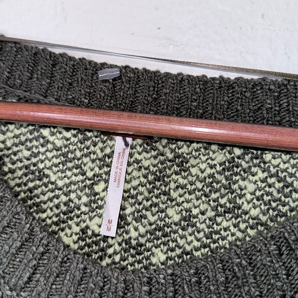 Free People in Bloom Sweater Size Medium - Picture 5 of 8